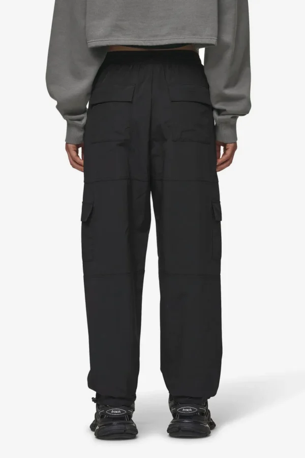 Yuri Tracksuit Pants Black-1