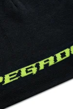 pegador-alden-short-black-flash-green-beanie-1