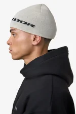 pegador-alden-short-light-beige-black-beanie-3