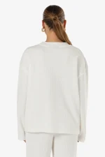 pegador-amanda-rib-washed-warm-white-longsleeve-3