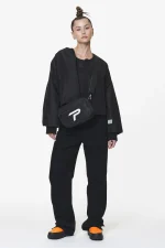 pegador-insideout-black-signal-red-cross-body-bag-4