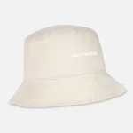 pegador-logo-desert-sand-white-bucket-hat
