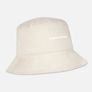 pegador-logo-desert-sand-white-bucket-hat