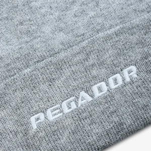 pegador-logo-grey-melange-white-beanie-1