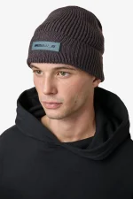 pegador-logo-rubber-heavy-knit-dark-brown-black-beanie-2
