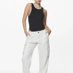 pegador-molde-black-gum-bodysuit-1