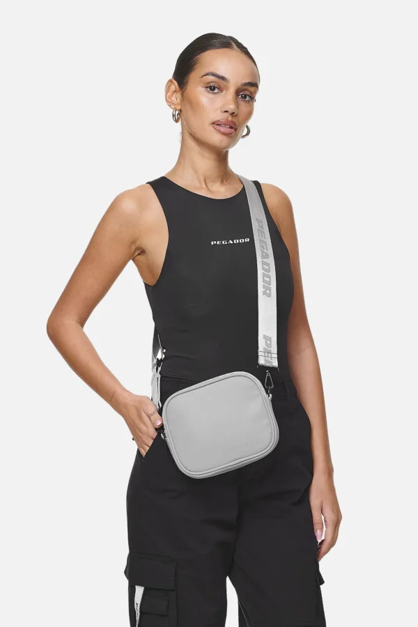 pegador-skibo-logo-faux-leather-shoulder-strap-bag-3